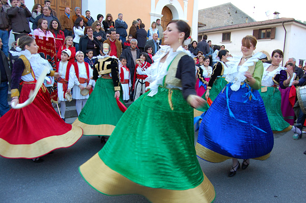 Arbëreshë women, the Albanian community in Calabria. 