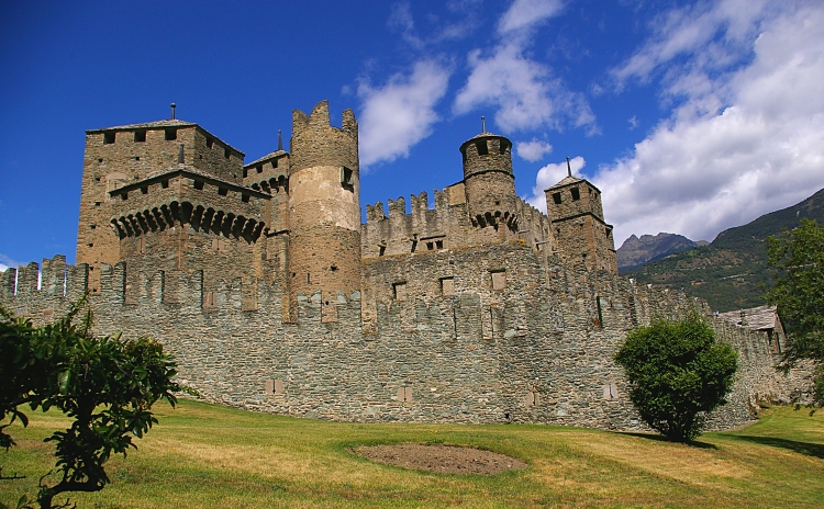 Valle D'Aosta - Castello di Fenis