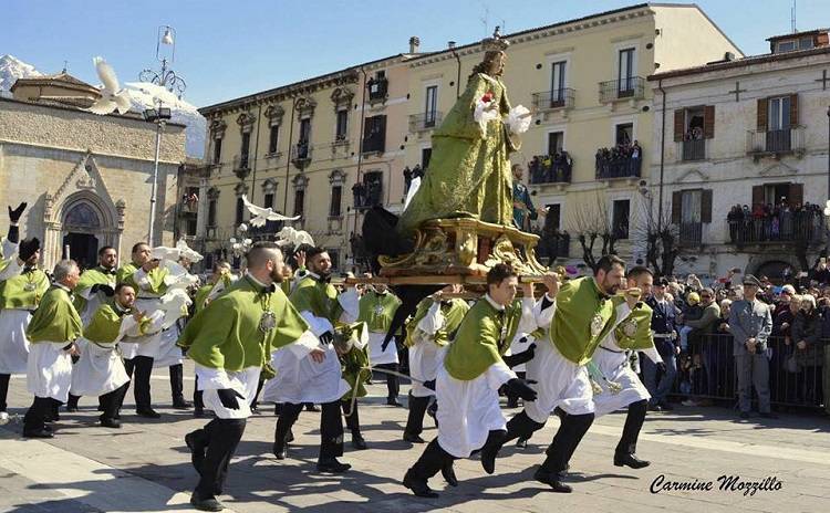 Madonna che scappa Sulmona Abruzzo