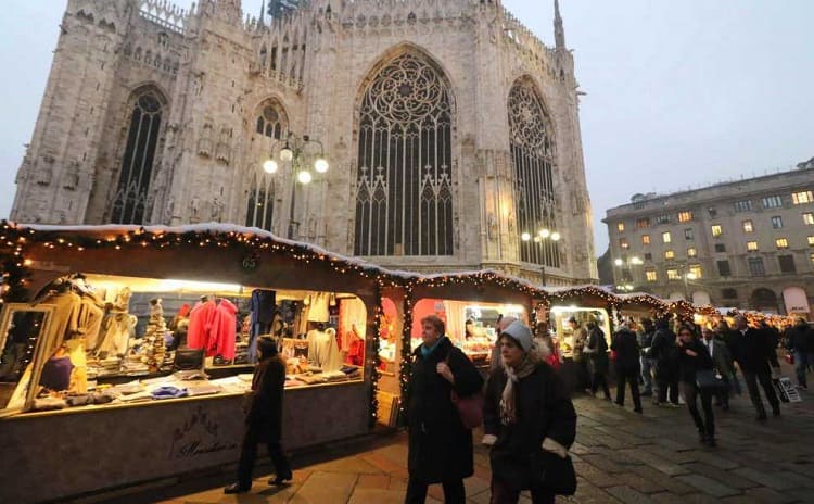 Mercatino di Natale in Duomo Milano - Lombardia