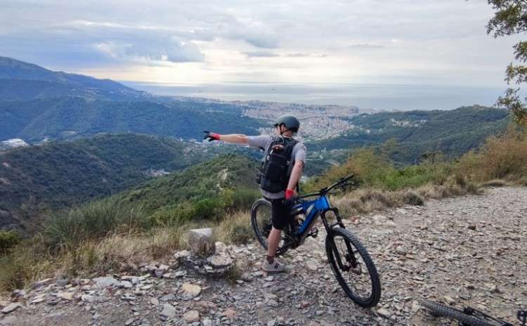 Seifuori - forti di Genova by bike